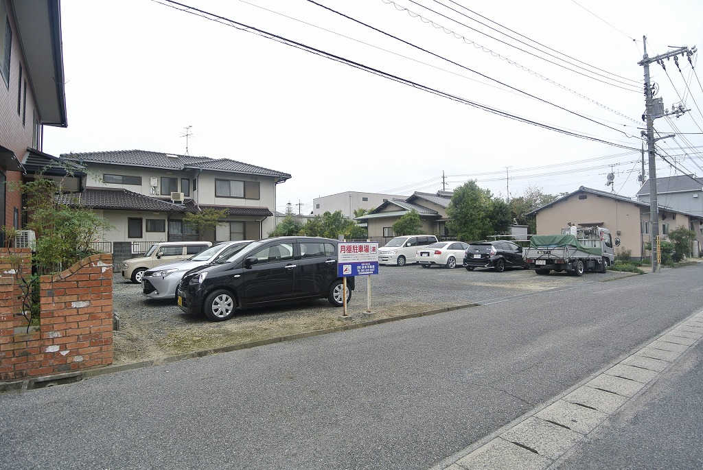 間嶋芳泉駐車場